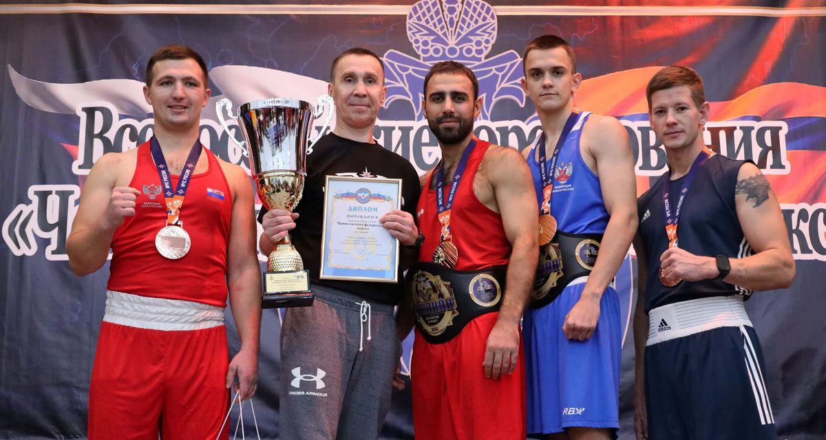 Пожарный из Прикамья взял бронзу на чемпионате МЧС по боксу