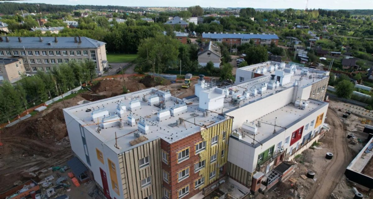 В Пермском округе строят три детских сада на 940 мест