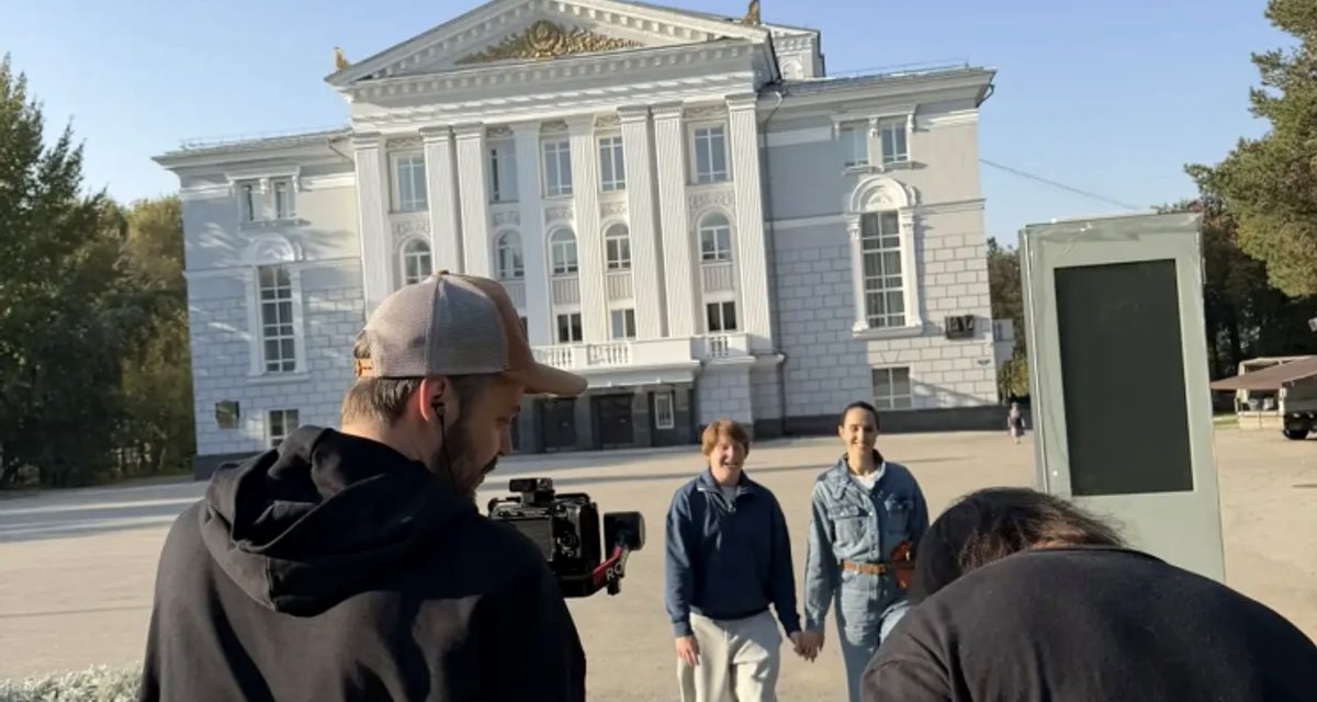 Звёздные ведущие СТС сняли выпуск о выходных в Перми, Губахе, Хохловке и на «Огоньке»