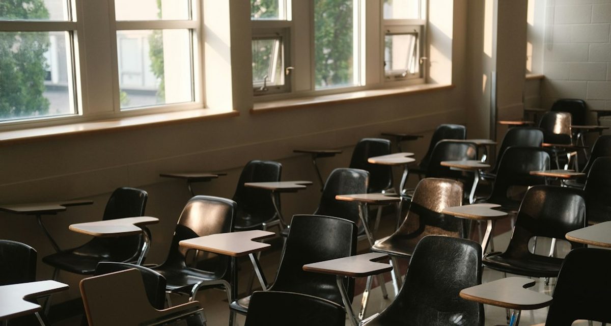 Преподаватель колледжа в Перми оставлял иностранцев студентами, хотя они не ходили на занятия